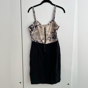 Barney’s New York Co-Op snake print bodycon dress 100% silk zip bodice